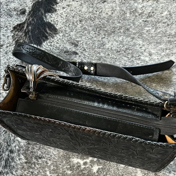 American Darling Black Floral Embossed Crossbody Bag - Picture 2 of 6